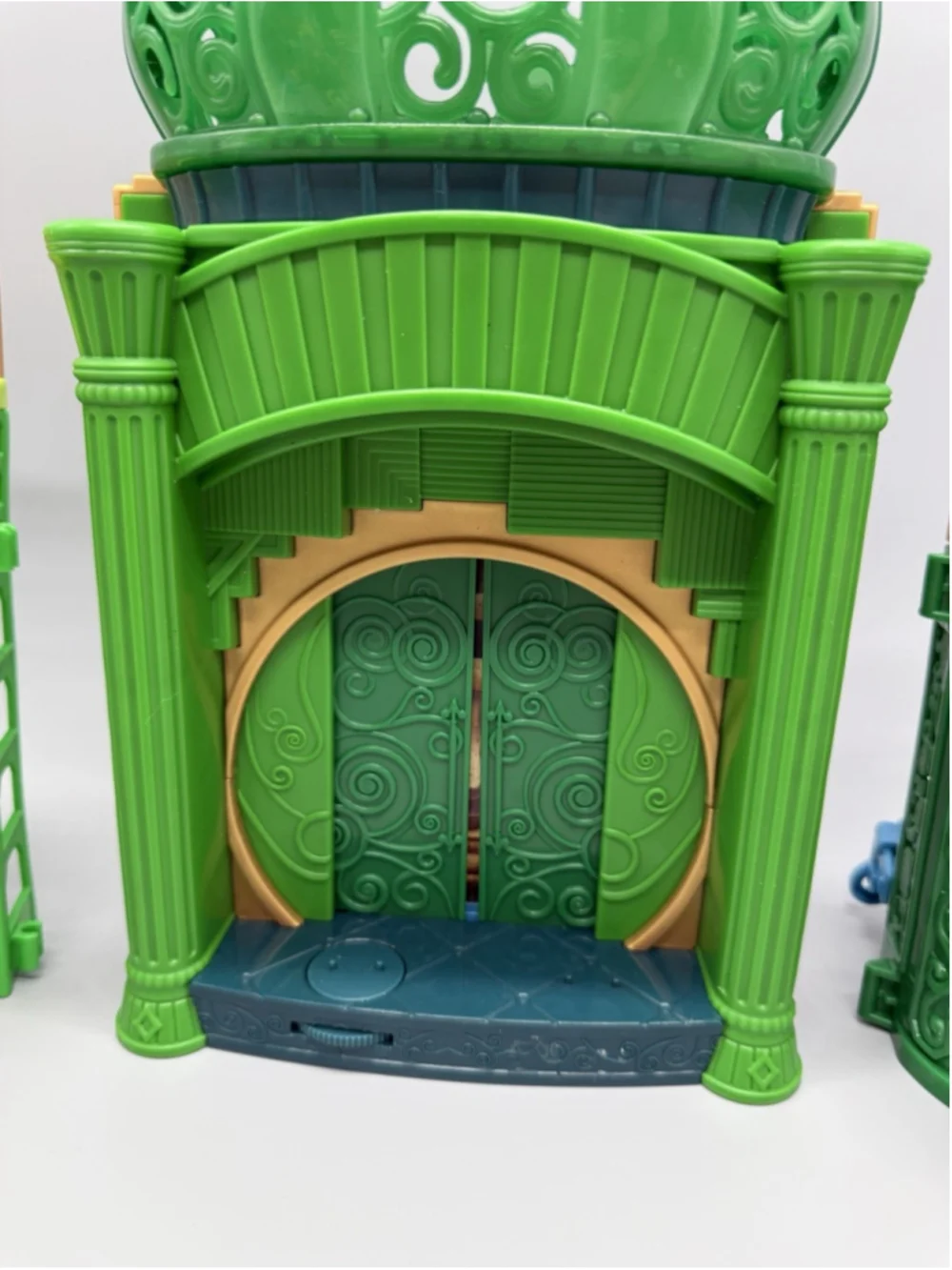 Mattel Wicked Mini Doll Lot - NIB Students of Shiz 5-Pack & Emerald City Playset